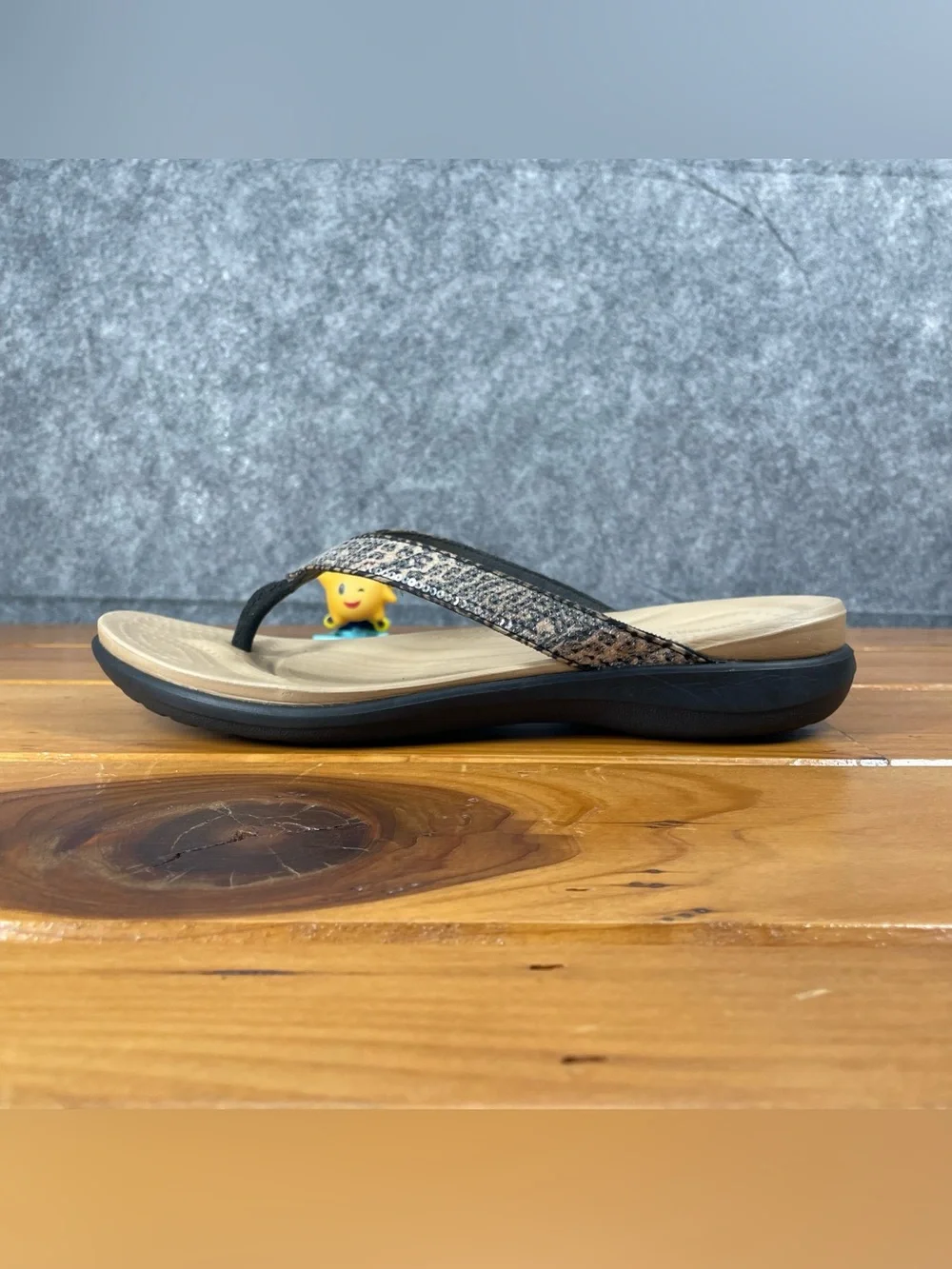 Crocs Capri V Sequin Flip Flops Womens Size 10 Black Tan Animal Print Sandals